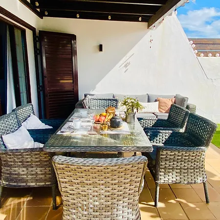 Apartment Nillos *
